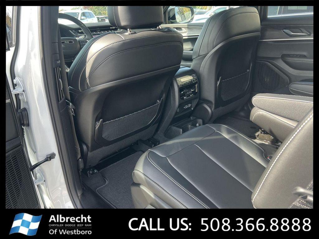 new 2025 Jeep Grand Cherokee L car, priced at $47,401