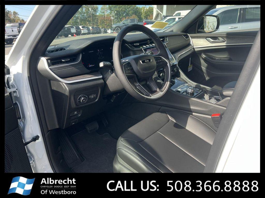 new 2025 Jeep Grand Cherokee L car, priced at $47,401