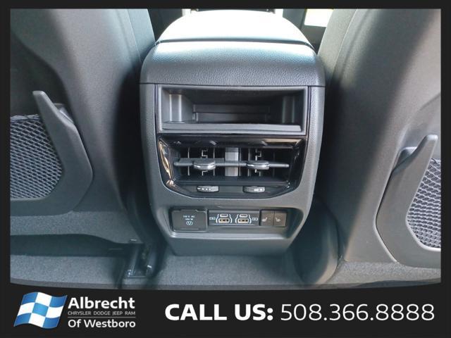 new 2025 Jeep Grand Cherokee car, priced at $40,510