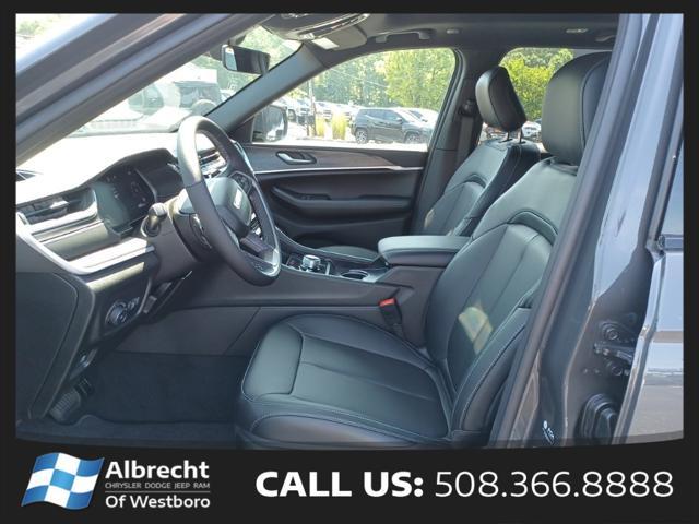 new 2025 Jeep Grand Cherokee car, priced at $40,510