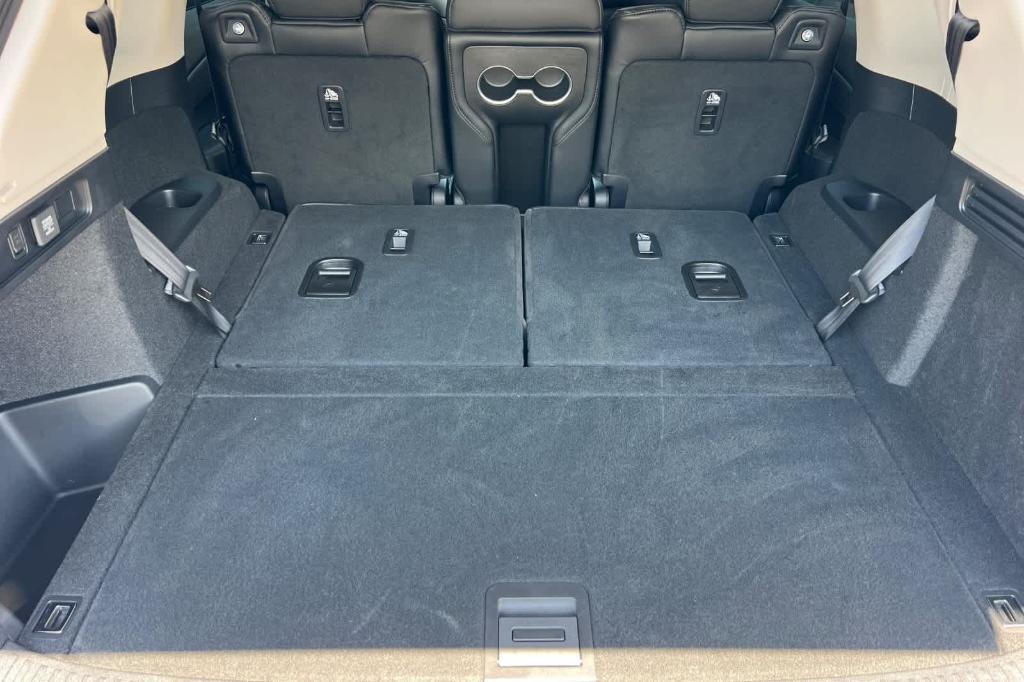 used 2024 Acura MDX car, priced at $48,989