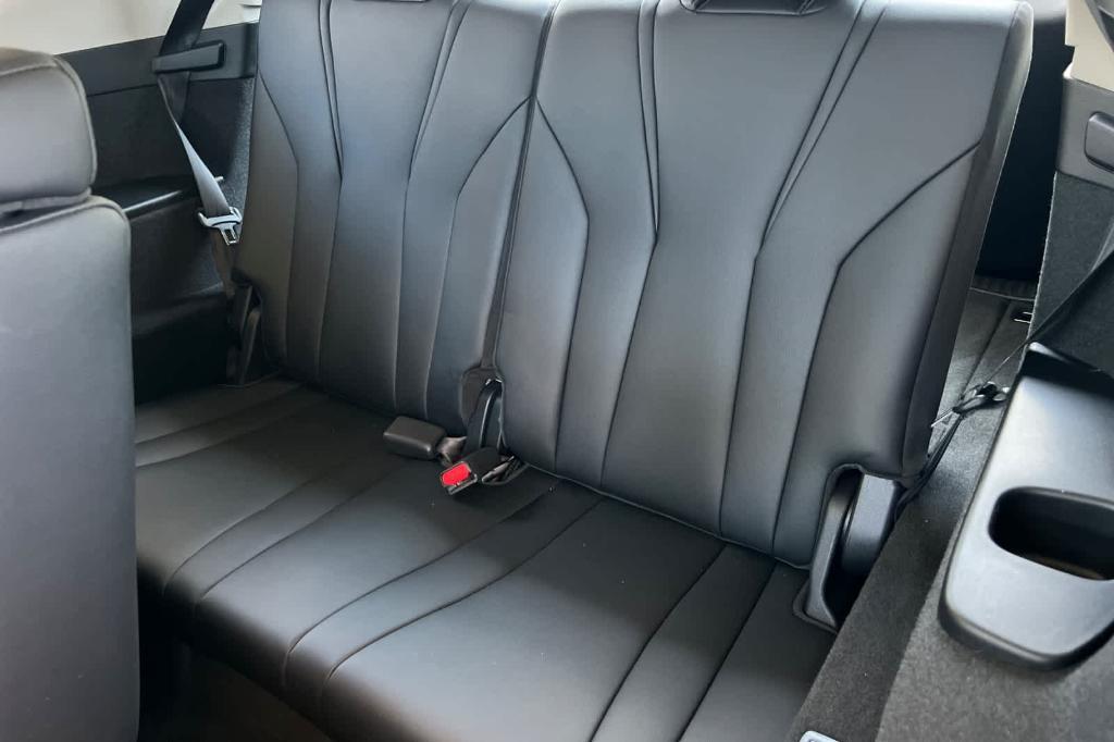 used 2024 Acura MDX car, priced at $48,989