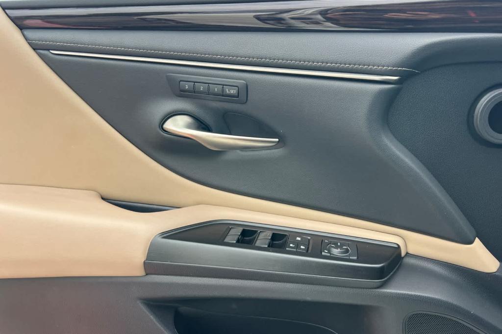 used 2019 Lexus ES 350 car, priced at $32,968