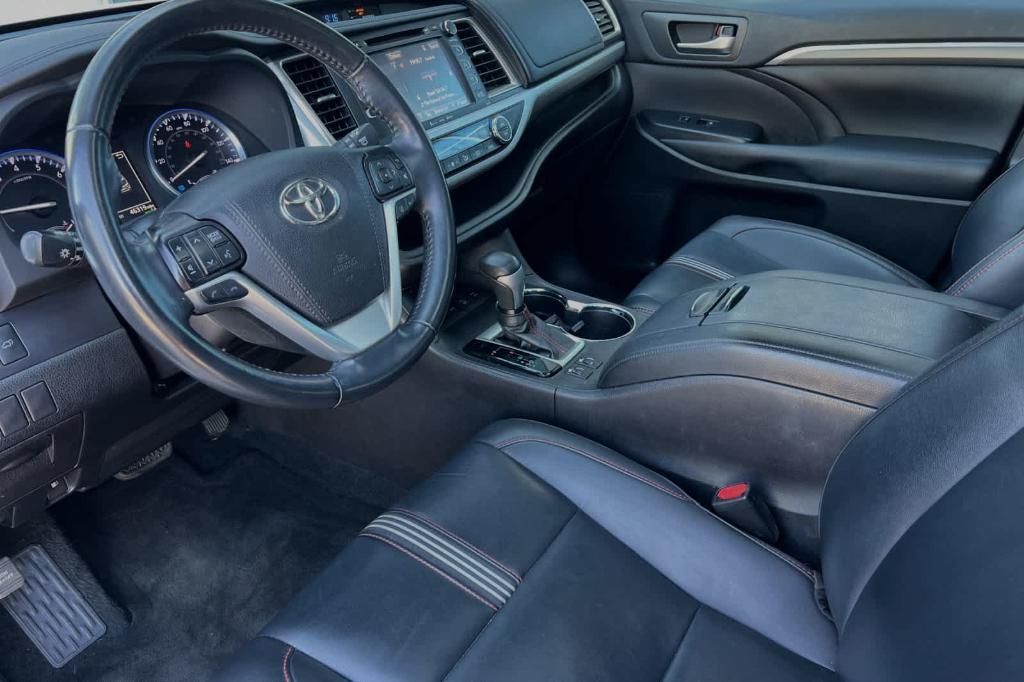 used 2019 Toyota Highlander car, priced at $34,329