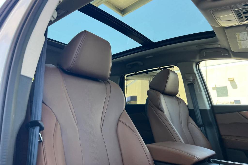 used 2025 Acura MDX car, priced at $58,550