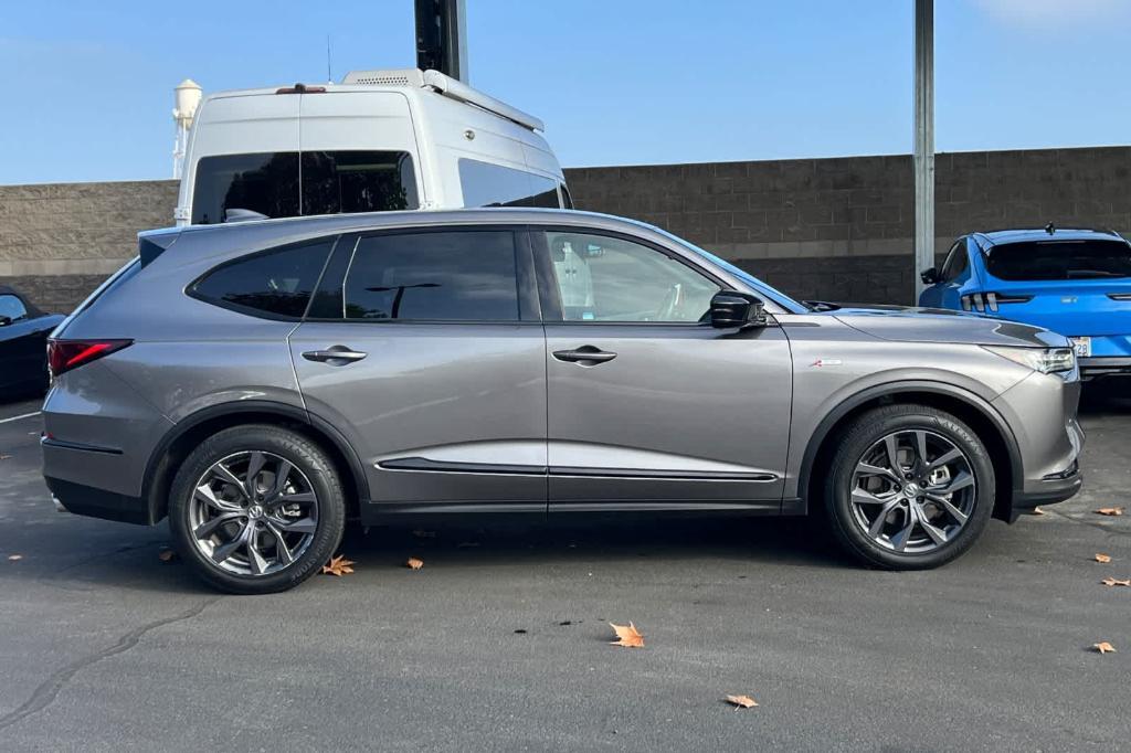 used 2022 Acura MDX car, priced at $45,686