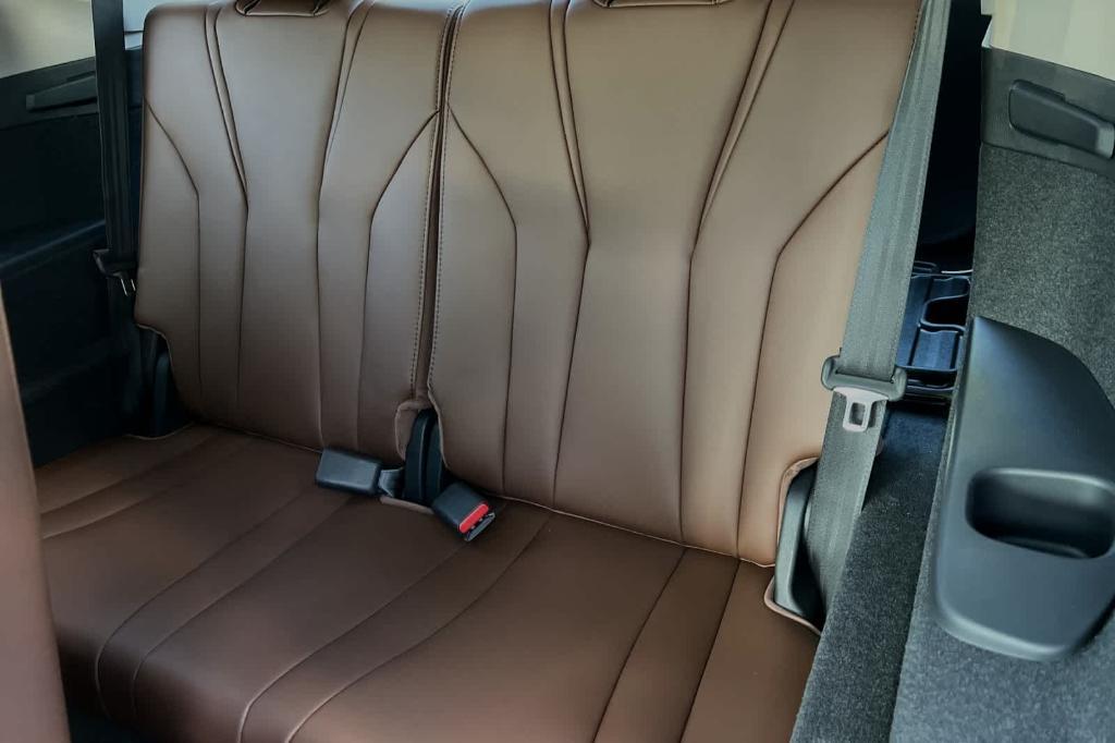 new 2025 Acura MDX car, priced at $68,250