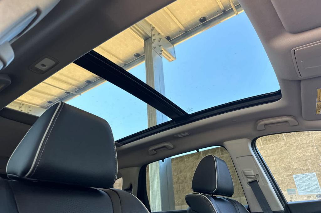 used 2023 Acura MDX car, priced at $52,724