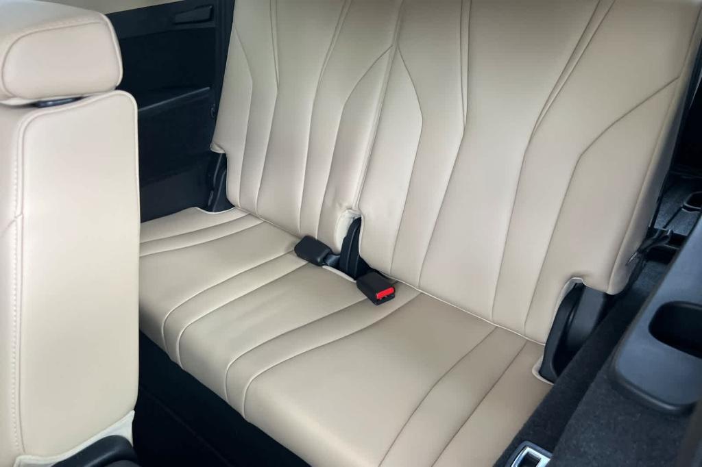 used 2025 Acura MDX car, priced at $58,550