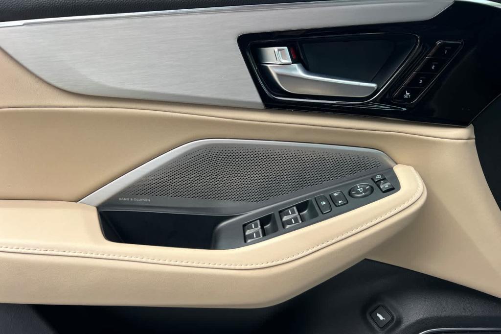 used 2025 Acura MDX car, priced at $58,550