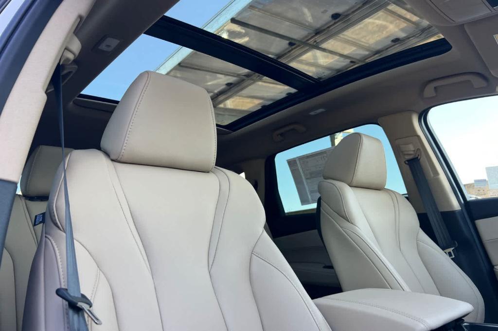 new 2025 Acura MDX car, priced at $55,350