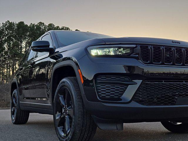 new 2025 Jeep Grand Cherokee car, priced at $46,175