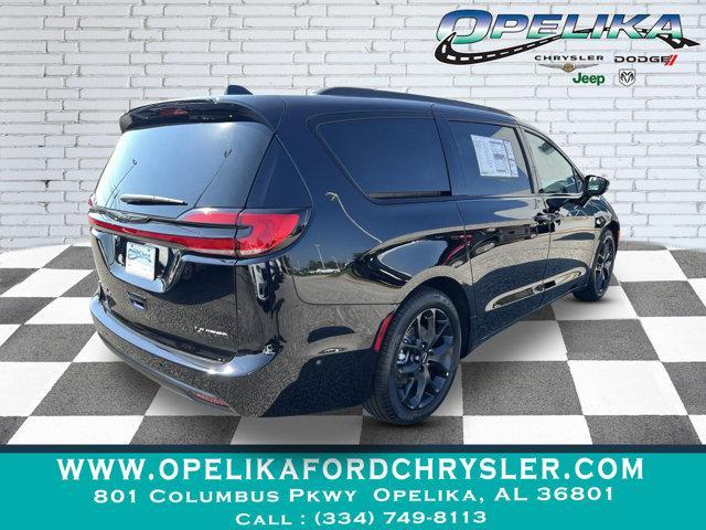 new 2025 Chrysler Pacifica car