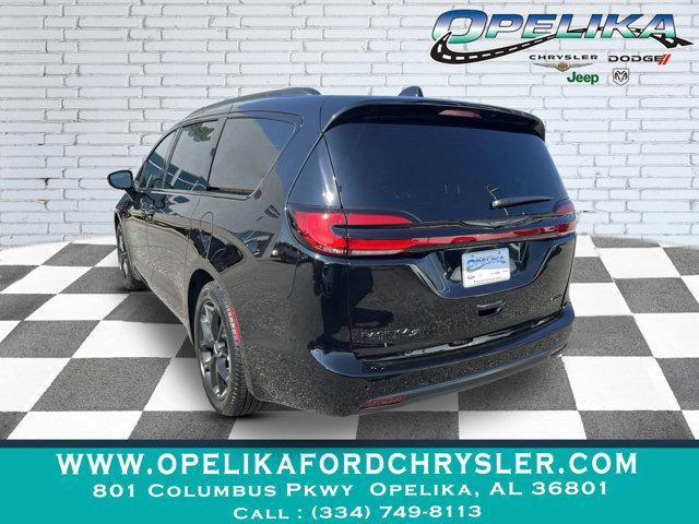 new 2025 Chrysler Pacifica car