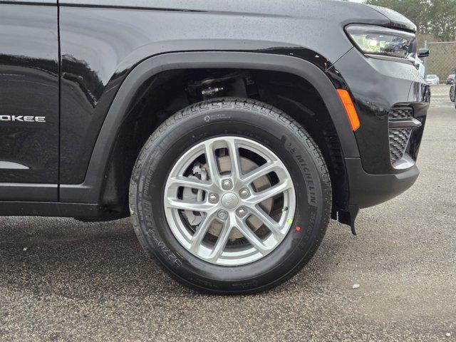 new 2025 Jeep Grand Cherokee car, priced at $40,175