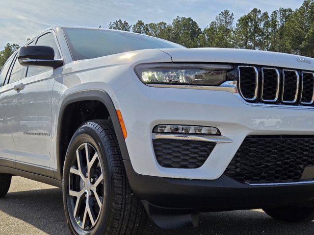 new 2025 Jeep Grand Cherokee car, priced at $49,215