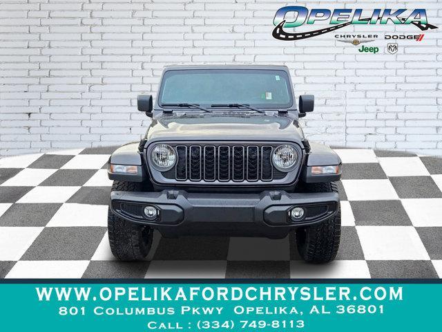 new 2025 Jeep Gladiator car, priced at $43,940