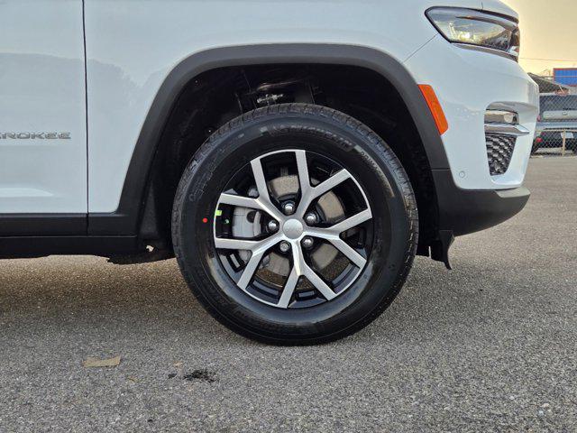 new 2025 Jeep Grand Cherokee car, priced at $50,140