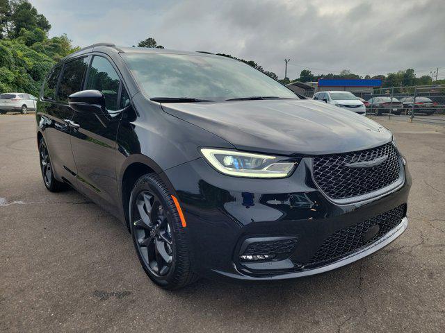 used 2026 Chrysler Pacifica car, priced at $39,650