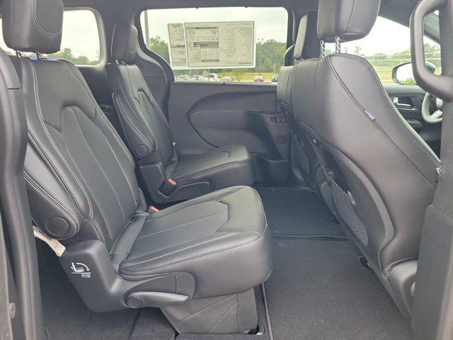 used 2026 Chrysler Pacifica car, priced at $39,650
