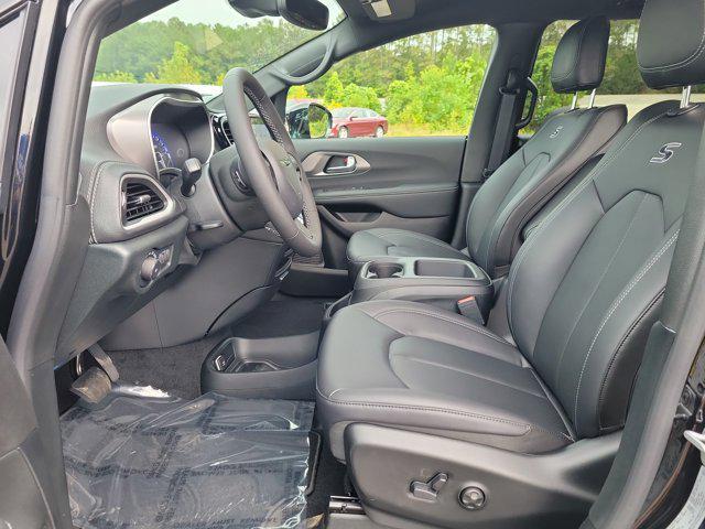 used 2026 Chrysler Pacifica car, priced at $39,650
