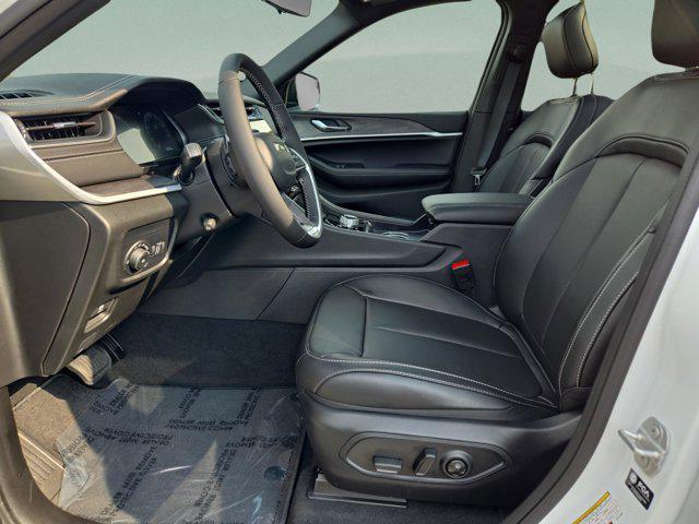 new 2025 Jeep Grand Cherokee L car, priced at $43,990