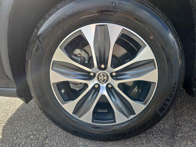 used 2023 Toyota Highlander car, priced at $34,312
