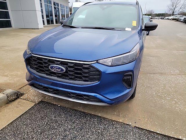 used 2023 Ford Escape car, priced at $25,367