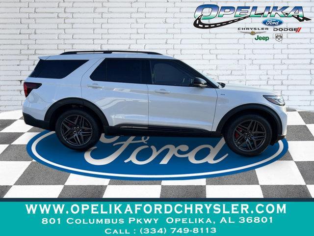 used 2025 Ford Explorer car