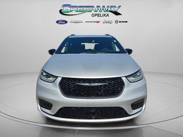 new 2026 Chrysler Pacifica car, priced at $39,650