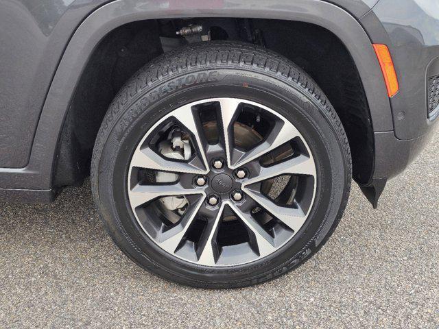 used 2022 Jeep Grand Cherokee car, priced at $37,881