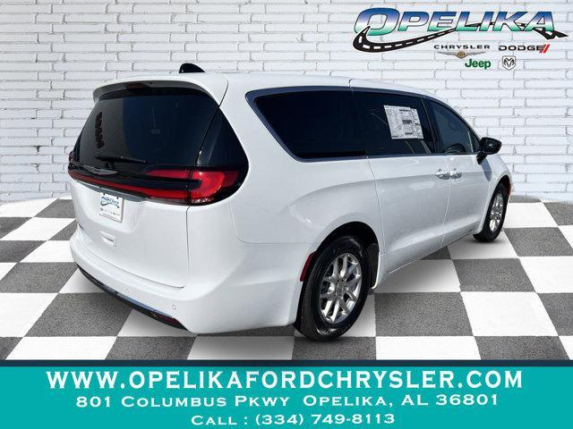 new 2025 Chrysler Pacifica car