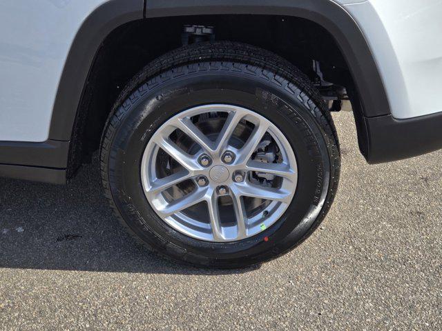 new 2025 Jeep Grand Cherokee car, priced at $41,375