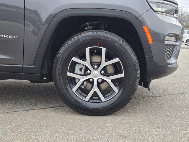 new 2025 Jeep Grand Cherokee car, priced at $45,295