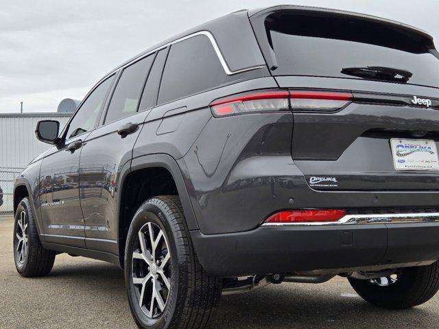 new 2025 Jeep Grand Cherokee car, priced at $45,295