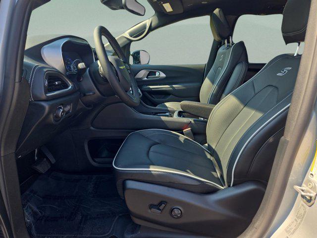 new 2026 Chrysler Pacifica car, priced at $49,990