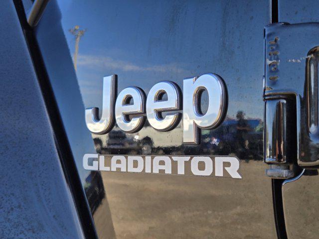 used 2022 Jeep Gladiator car, priced at $36,414