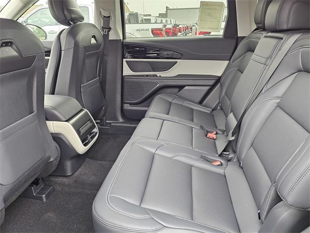 new 2025 Lincoln Nautilus car, priced at $50,056