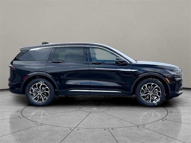 new 2025 Lincoln Nautilus car, priced at $53,130