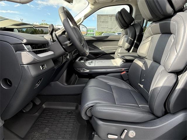 new 2025 Lincoln Navigator car, priced at $103,555