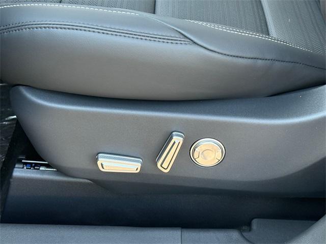 new 2025 Lincoln Nautilus car