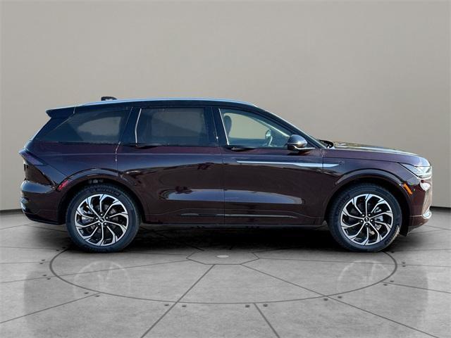 new 2025 Lincoln Nautilus car