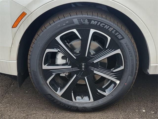 new 2025 Lincoln Nautilus car, priced at $64,670