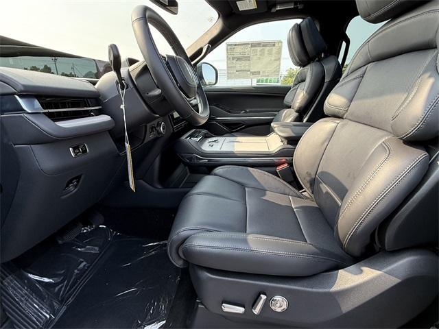 new 2025 Lincoln Navigator car, priced at $107,435
