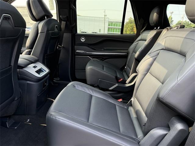 new 2025 Lincoln Navigator car, priced at $107,435