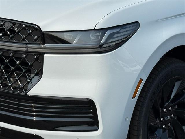 new 2025 Lincoln Navigator car, priced at $107,435