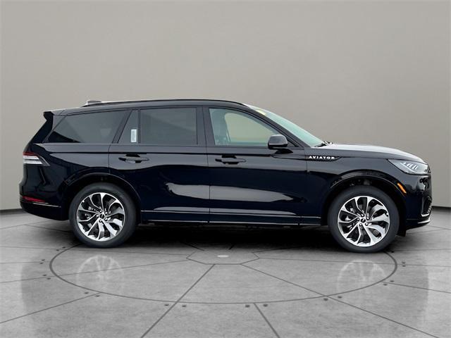 new 2025 Lincoln Aviator car, priced at $66,085