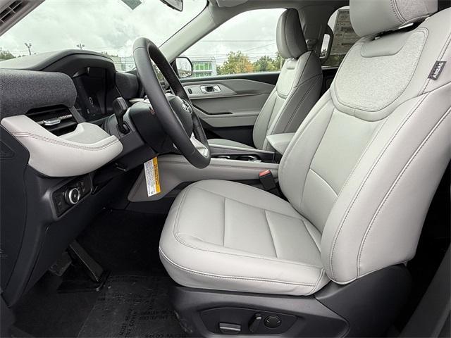 new 2025 Ford Explorer car, priced at $48,660