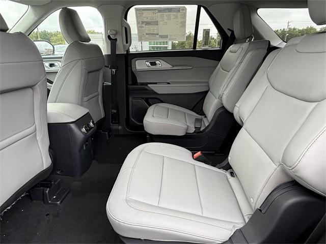 new 2025 Ford Explorer car, priced at $48,660