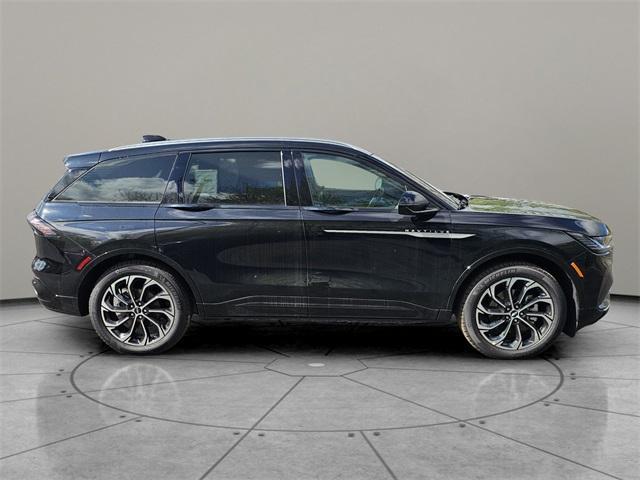 new 2025 Lincoln Nautilus car, priced at $57,571